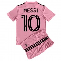 Maglie da calcio Inter Miami Lionel Messi #10 Prima Maglia Bambino 2023-24 Manica Corta (+ Pantaloni corti)